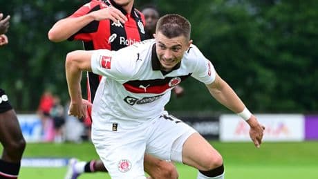 Radikaler Schnitt bei St. Pauli - Banks greift mit Kampf-Frisur neu an