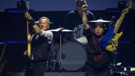 El icónico guitarrista Stevie Van Zandt causa baja en el segundo concierto de Springsteen en San Sebastián