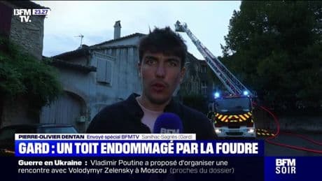 Un toit endommagé par la foudre dans le Gard: "C'est assez impressionnant", témoigne Julien, un habitant du village de Sanilhac-Sagriès