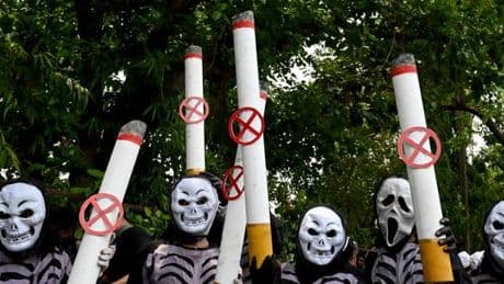 « Nos sociétés doivent prendre conscience que l’industrie du tabac les empoisonne en tant que telles »