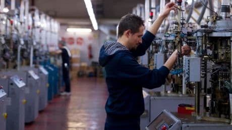Réforme de l'apprentissage: le gouvernement table sur près de 500 millions d'euros d'économies