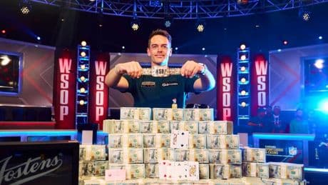 Er gewann 2022 8,67 Mio. Euro - Ex-Weltmeister greift nach nächsten Poker-Titel
