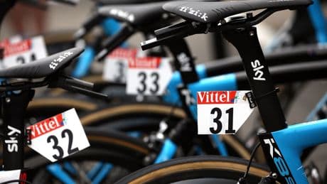 Ronde van Zwitserland voert gps-trackers in na overlijden Mäder en Furrer