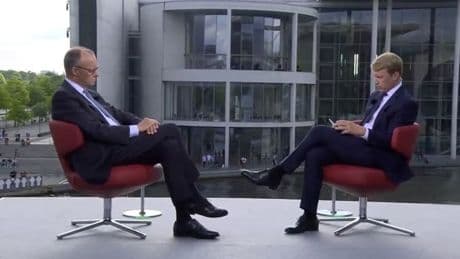 Diskussion nach misslungener Richterwahl - Kanzler verteidigt Fraktionschef Spahn