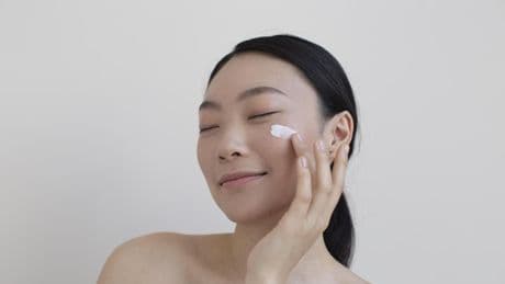Karla Pires, farmacéutica: “El concepto de usar microagujas en un sérum es un avance increíble en el cuidado facial, es un auténtico tratamiento de cabina, pero desde la comodidad de casa”