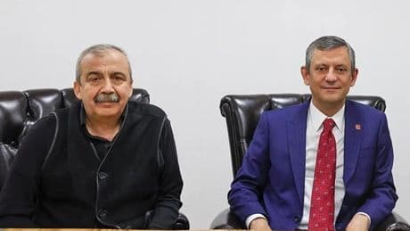 Özgür Özel'den Sırrı Süreyya Önder için mesaj: Ömrünü barış yolunda harcadığına şahidiz