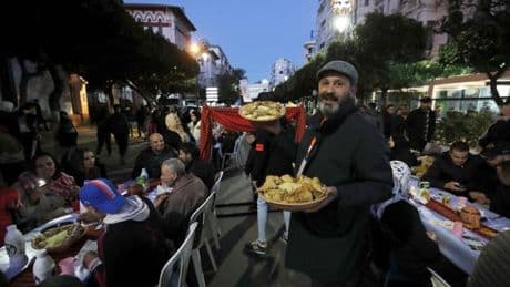 Qui a inventé le couscous ? Un ministre algérien relance les hostilités avec le Maroc