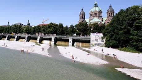 Warme Temperaturen: Bayern steht ein Sommertag bevor - ein vorerst letzter?