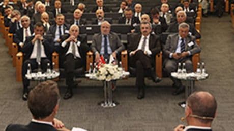 Manukyan: ‘Dünya kontrollü kaos içinde’