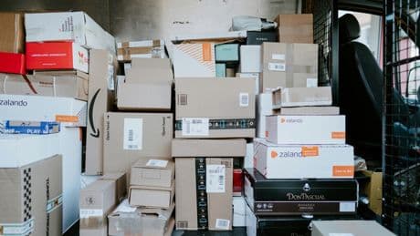 La espiral letal de la última milla: la guerra de precios que está destrozando la paquetería