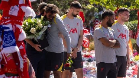 Andy Robertson's touching Mo Salah gesture spotted during Diogo Jota tribute