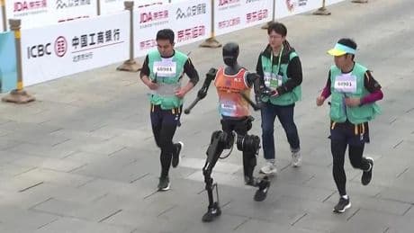 MARATONDA YARIŞTILAR: Robotlar ve insanlar karşı karşıya!