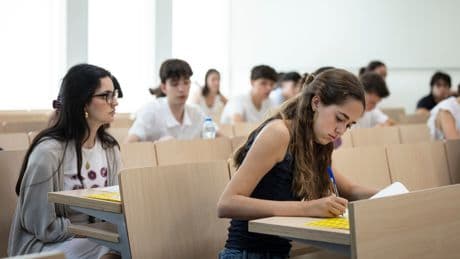 El Consejo de Economistas y Fedea piden reformas estructurales para los jóvenes