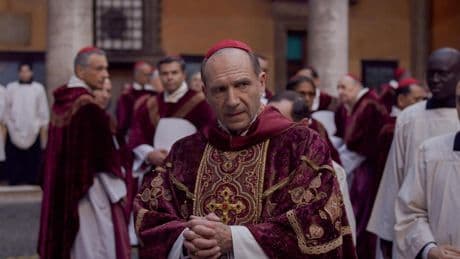 Film "Konklave": Auf der Suche nach dem neuen Papst: Wie viel Thriller steckt in der Realität?