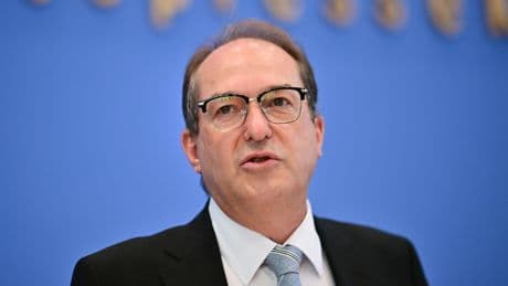 Tat in Friedland: Dobrindt zum Fall der toten 16-Jährigen: "Ich bin auch wütend"