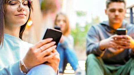 Pourquoi TikTok fait (à juste titre) tellement peur aux parents