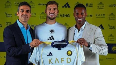 Al-Nassr, Inigo Martinez'i renklerine bağladı
