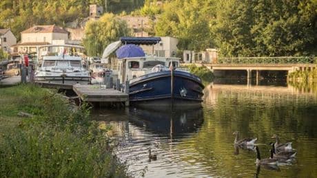 En virée à Moret-sur-Loing, entre berlingots et balades au bord de l’eau