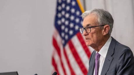 US-Notenbankchef deutet erstmals Zinssenkungen an – Börsenkurse steigen