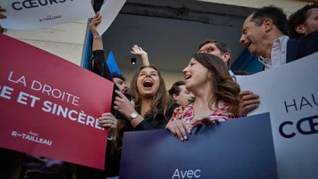 Comment les mouvements politiques de jeunesse veulent peser sur la campagne présidentielle de 2027