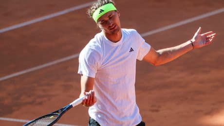 Alexander Zverev says lightning struck his flight to Paris for the French Open