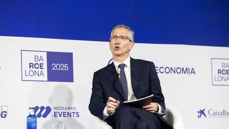 De Cos pide reformas para que el euro desplace al dólar como divisa de reserva