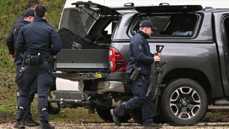 Authorities warn locals against aiding fugitive Dezi Freeman as manhunt enters seventh day