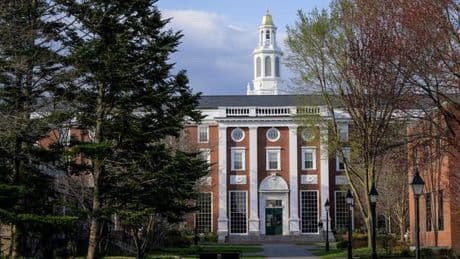 Universität Harvard: US-Regierung entzieht Harvard weitere 450 Millionen Dollar