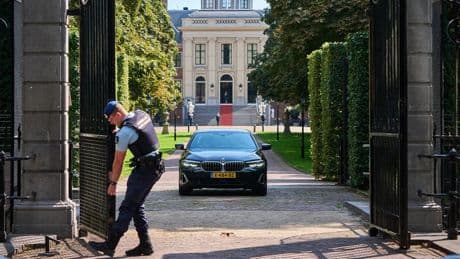 Kabinet zoekt uitweg crisis: hulp van oppositie of Tjeenk Willink bellen?