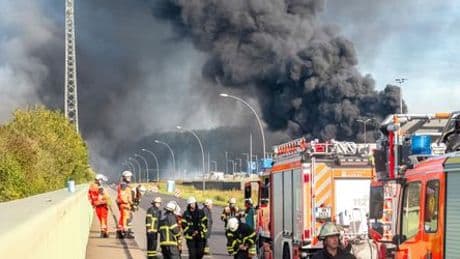 Hamburg: Staatsanwaltschaft ermittelt nach Großbrand im Hafen gegen 44-Jährigen