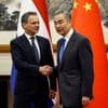 Minister Veldkamp stipt in China achter de schermen ook de mensenrechten aan
