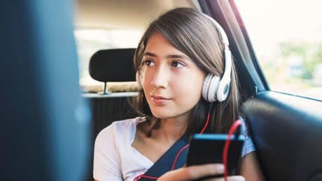 Studie - Fröhliche Musik reduziert Reiseübelkeit