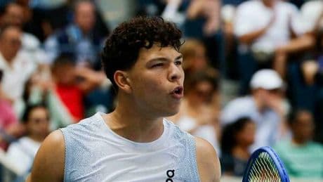 Shelton, gli eccessi del nuovo Connors esaltano gli Us Open. Domani il debutto di Sinner contro Kopriva