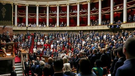 Qu’est-ce que l’article 68, qui pourrait conduire à la destitution d’Emmanuel Macron ?