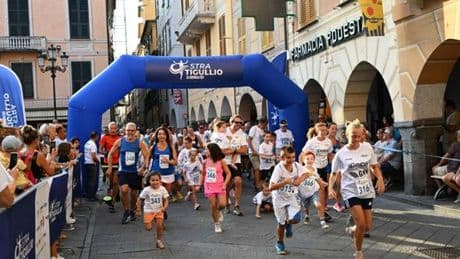 La StraTigullio conquista Chiavari: “Altro che mare, bello correre qui” | Video