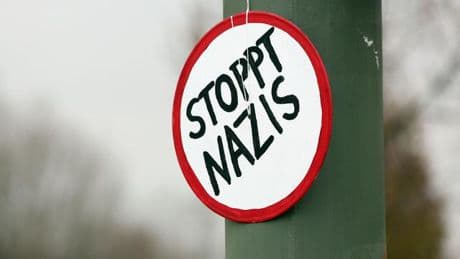 Kampf gegen rechts: "Laut gegen Nazis" sichert sich Rechte an Nazishop-Namen