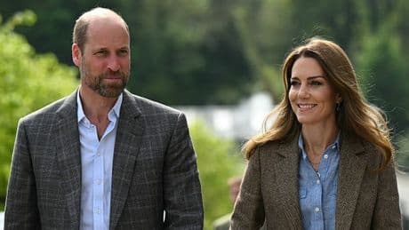Kate and William surprised by comedy legend while touring Scots island