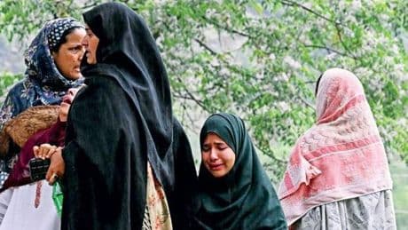 Hindistan-Pakistan sınırında korku sürüyor: Olan sivillere oluyor