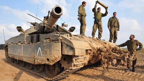Israel: Bundesregierung stoppt Waffenexporte teilweise – um welche geht es?