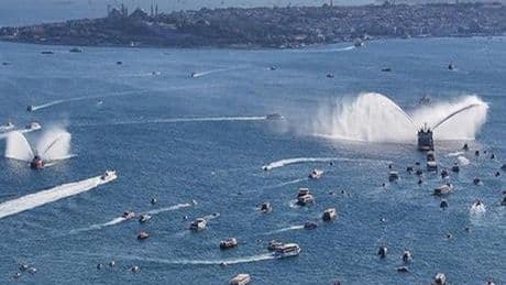 15 Temmuz Demokrasi ve Milli Birlik Günü! İstanbul Boğazı'nda böyle gösteri düzenlendi