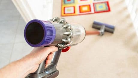 Ahora es el momento perfecto para comprar ese aspirador Dyson que tanto quieres
