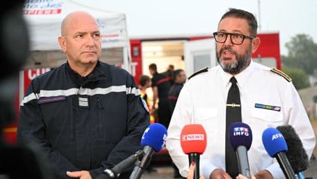 Incendie dans l’Aude : météo plus favorable pour les pompiers qui luttent toujours contre le feu désormais fixé