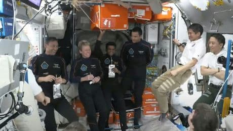 Mission Axiom-4 : les premiers astronautes indiens, polonais et hongrois arrivent à bord de l'ISS
