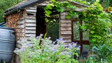 Man jailed after £100k shed swindling scheme