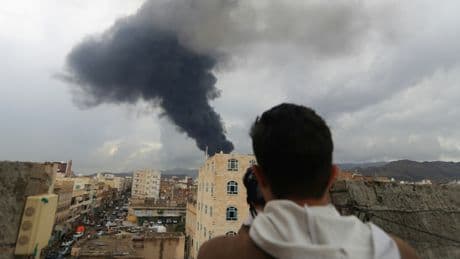 Yémen: Israël frappe des sites des rebelles houthis à Sanaa, la capitale du pays