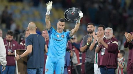 Foot : 1391 rencontres, le gardien brésilien Fabio bat le record absolu de matches disputés par Peter Shilton