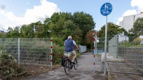 Bizarrer Streit in Essen - Deutsche Bahn und Stadt zoffen sich um diesen Zaun