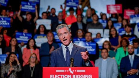 Comment le gouverneur de Californie, Gavin Newsom, se moque de Trump en le parodiant