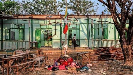 Duizenden scholen in Myanmar sluiten deuren uit angst voor bombardementen door militaire junta