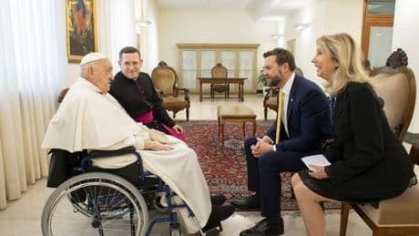 Las últimas horas de Bergoglio: recibió a Vance antes de impartir su bendición 'Urbi et Orbi' ante 35.000 personas